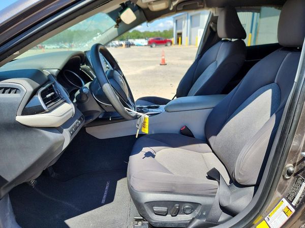 2023 TOYOTA CAMRY LE — DENT