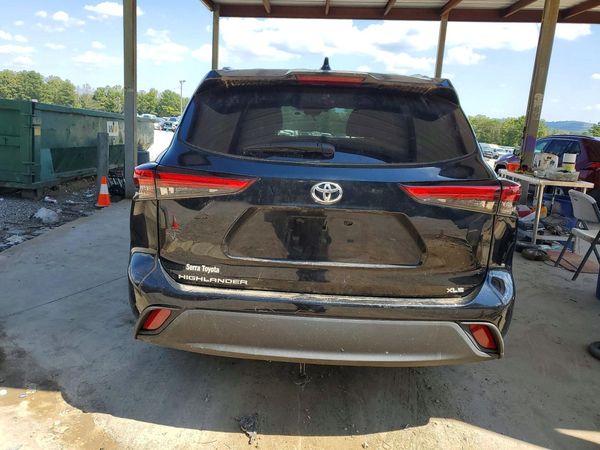 2021 TOYOTA HIGHLANDER XLE