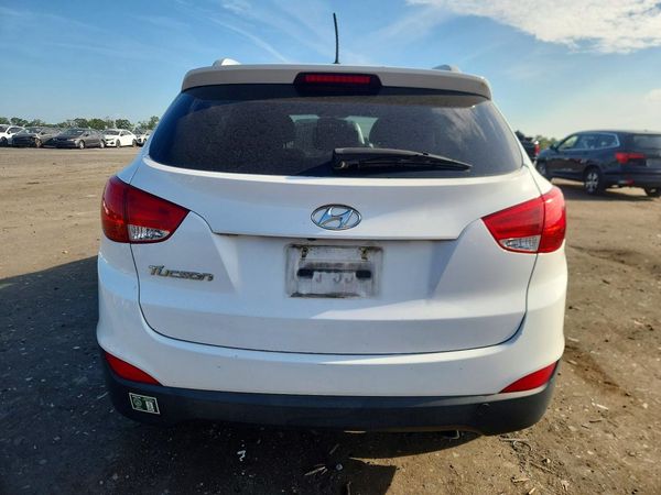 2015 HYUNDAI TUCSON GLS (Middle)