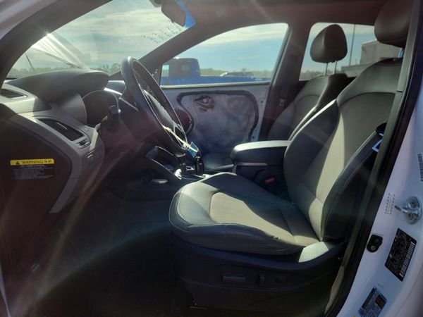 2015 HYUNDAI TUCSON GLS (Middle)
