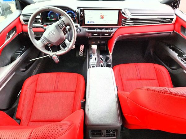 2026 TOYOTA CAMRY