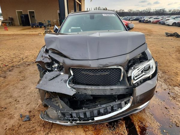 2018 CHRYSLER 300