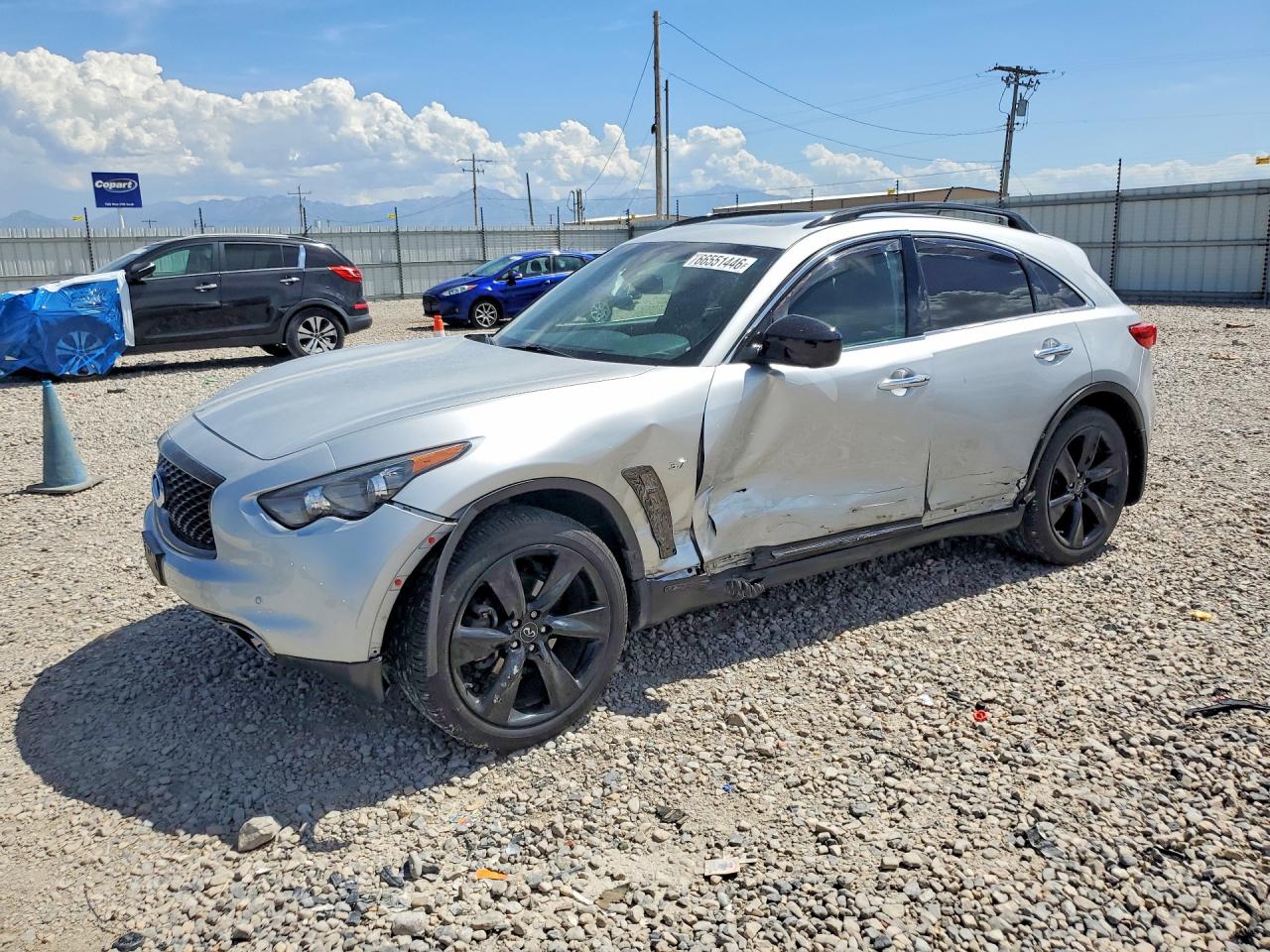 2017 INFINITI QX70