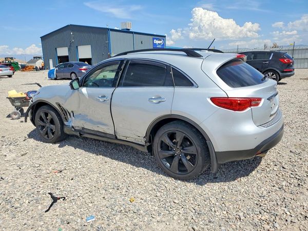 2017 INFINITI QX70