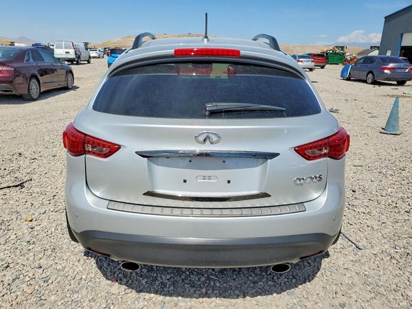 2017 INFINITI QX70