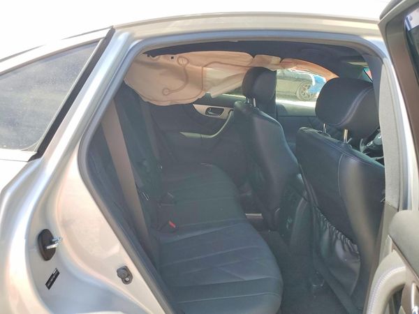2017 INFINITI QX70