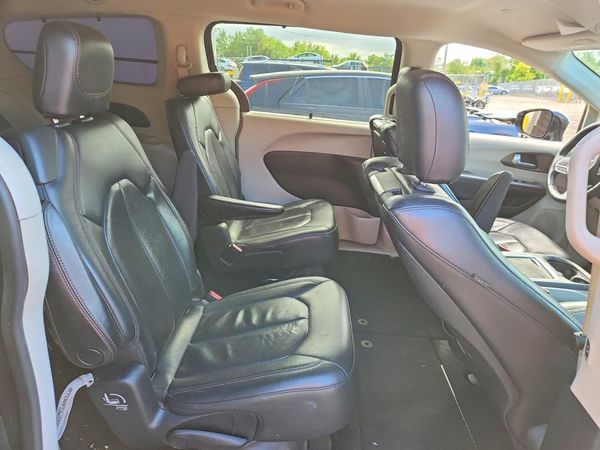 2017 CHRYSLER PACIFICA Touring L Plus