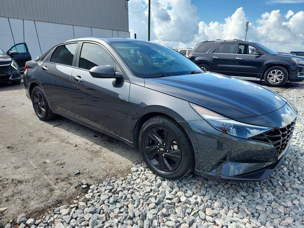 2021 HYUNDAI ELANTRA SEL w/ Convenience Pkg