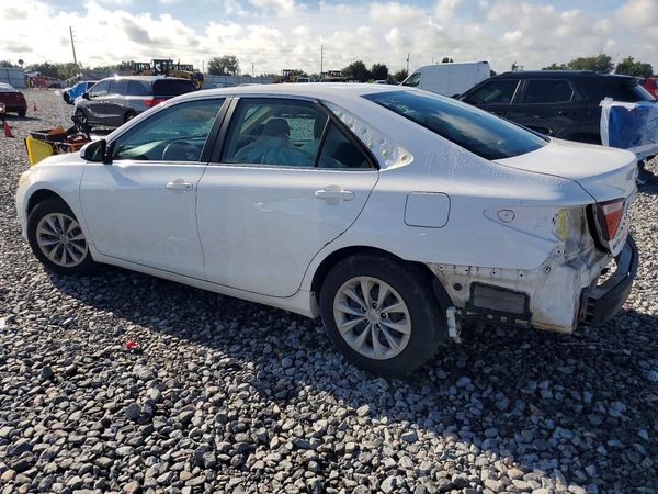 2015 TOYOTA CAMRY