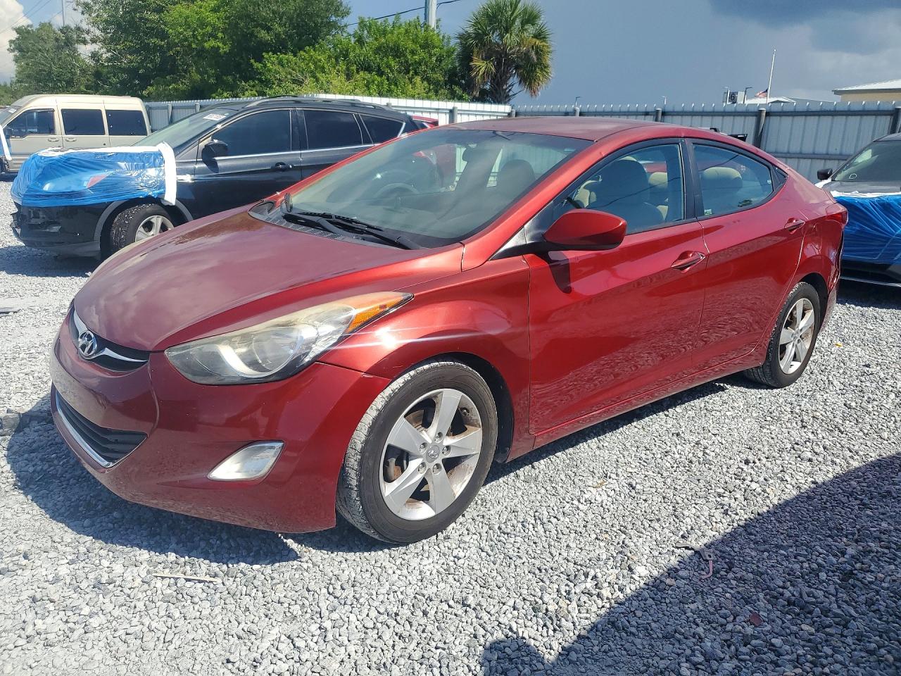 2013 HYUNDAI ELANTRA