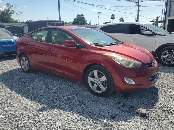 2013 HYUNDAI ELANTRA