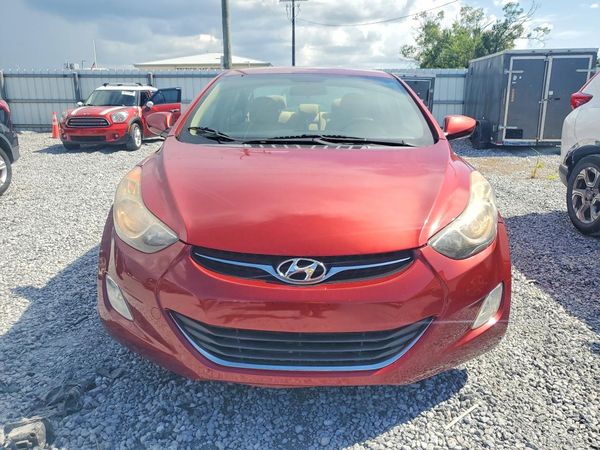 2013 HYUNDAI ELANTRA