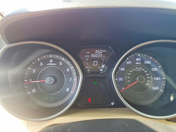 2013 HYUNDAI ELANTRA