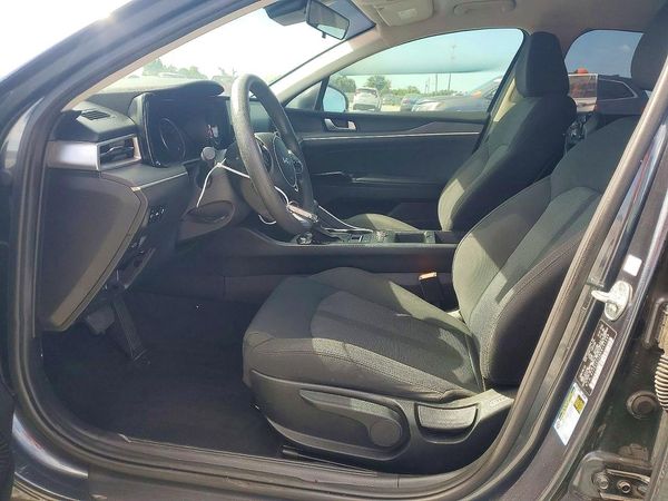 2022 KIA K5 LXS — DENT