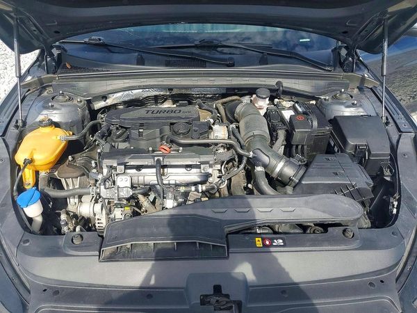2022 KIA K5 LXS — Engine bay