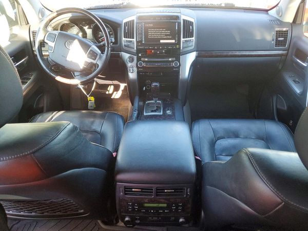 2015 TOYOTA LAND CRUISER VX-R — CKPT