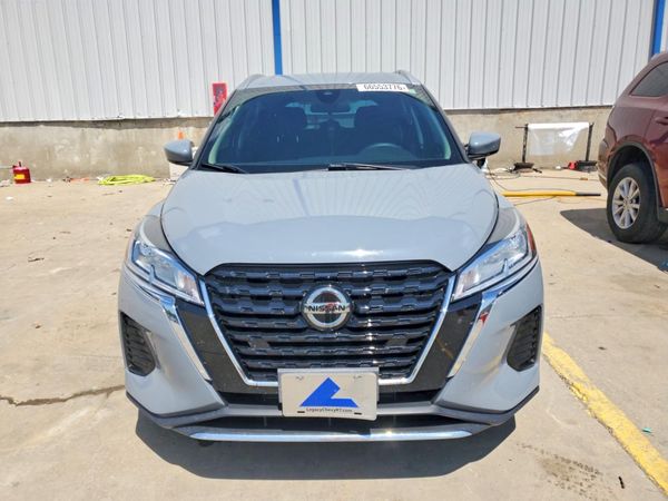 2021 NISSAN KICKS