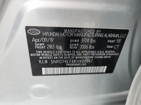 2019 HYUNDAI ELANTRA SE
