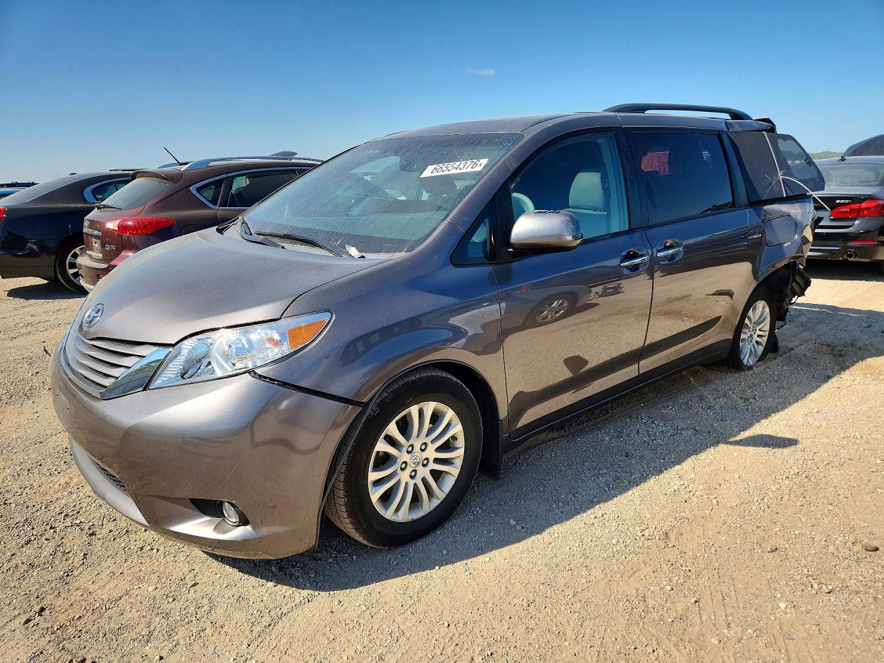 2017 TOYOTA SIENNA