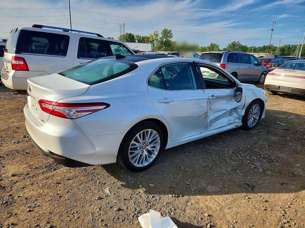 2019 TOYOTA CAMRY