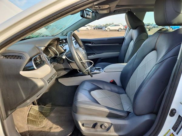 2019 TOYOTA CAMRY