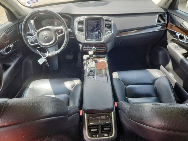 2019 VOLVO XC90