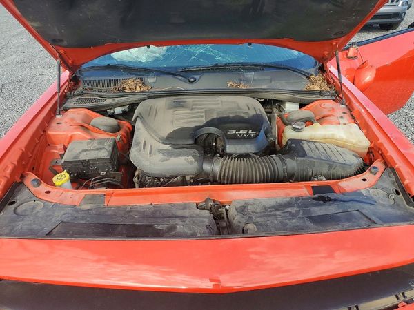 2020 DODGE CHALLENGER SXT — Engine bay