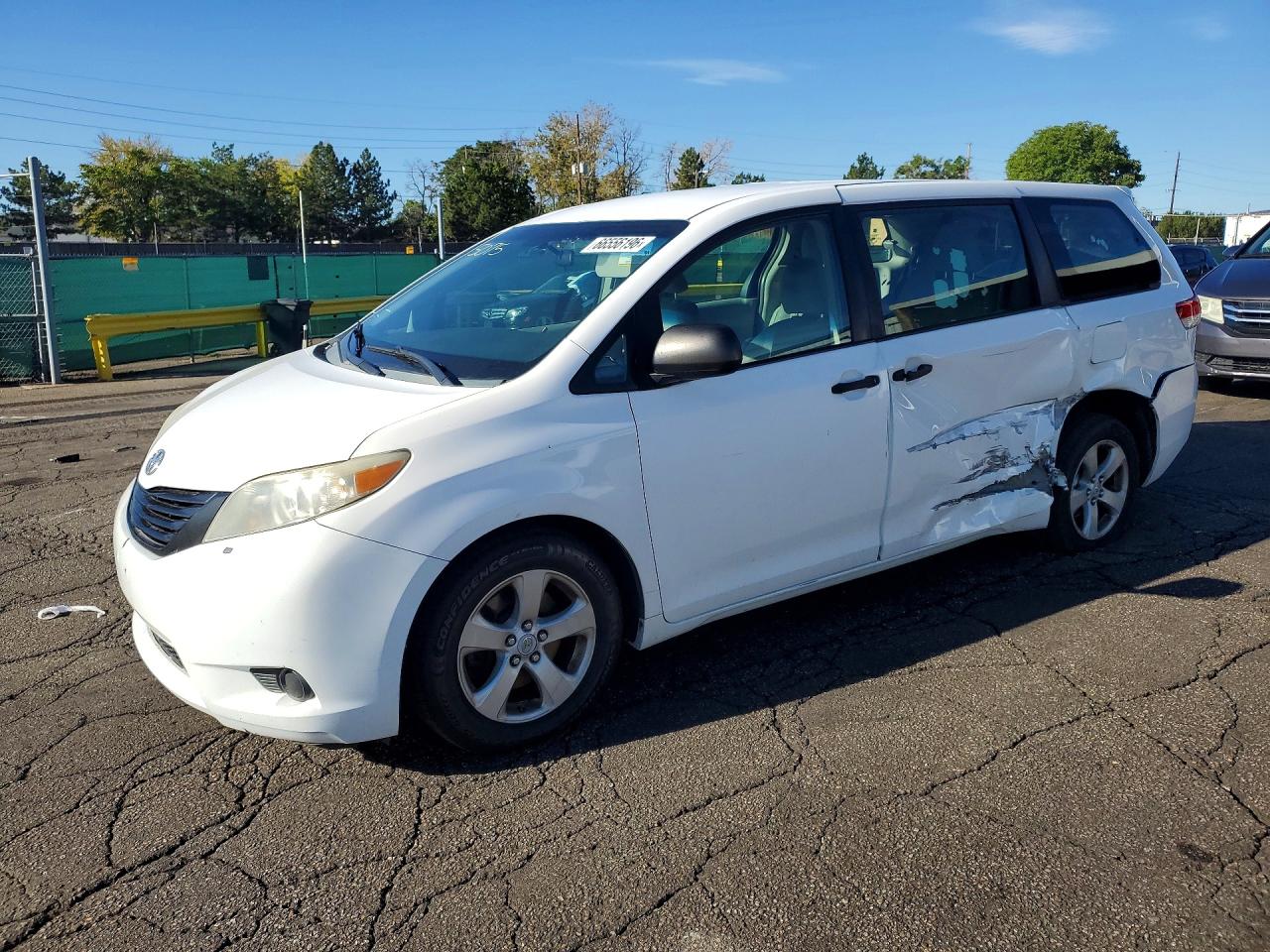 2012 TOYOTA SIENNA