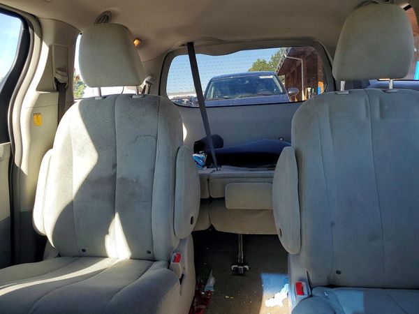 2012 TOYOTA SIENNA