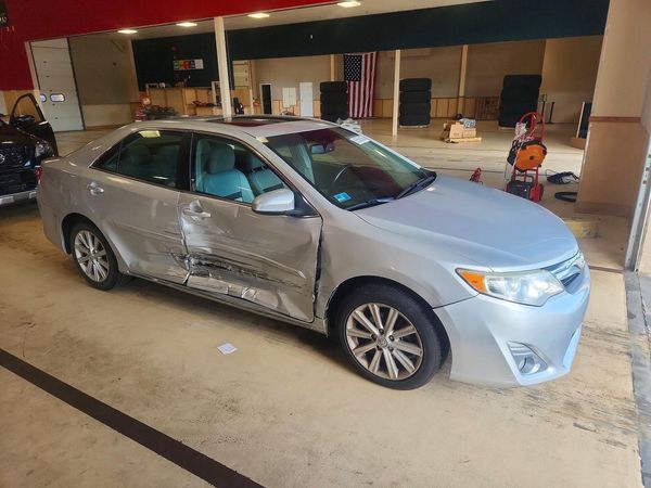 2014 TOYOTA CAMRY