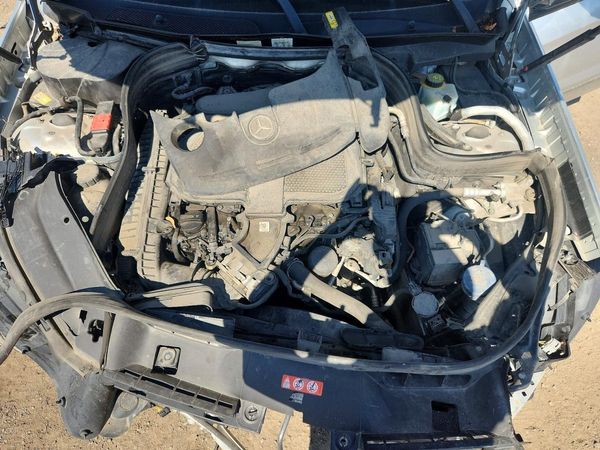 2014 MERCEDES-BENZ GLK-CLASS GLK350 4-MATIC — Engine bay
