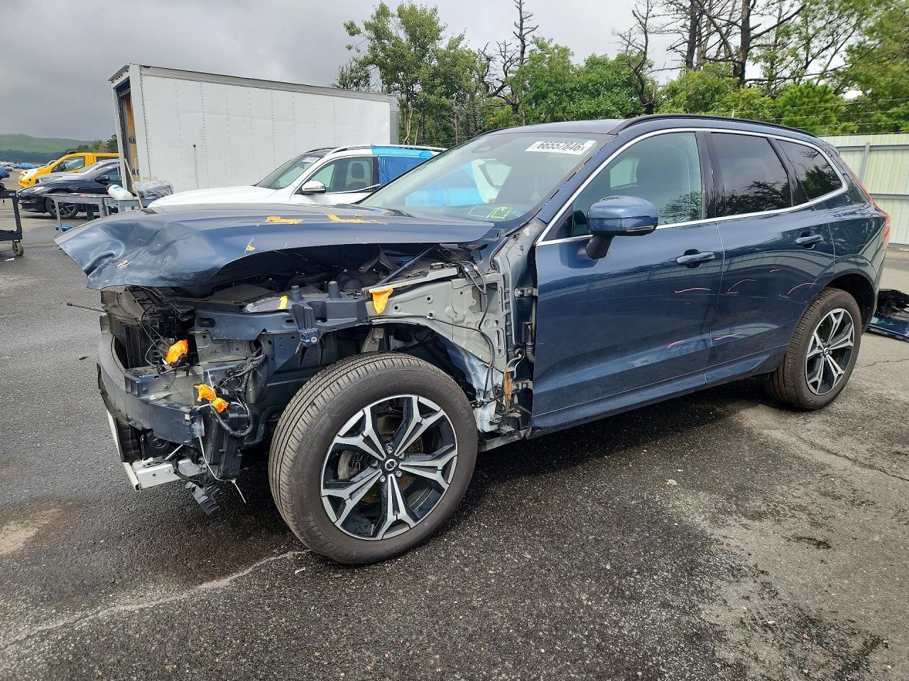 2022 VOLVO XC60
