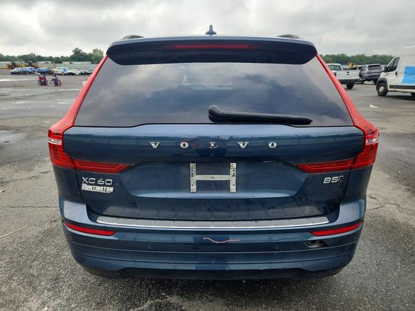 2022 VOLVO XC60