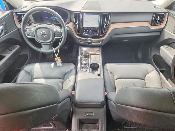 2022 VOLVO XC60