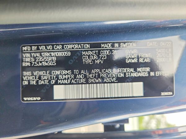 2022 VOLVO XC60