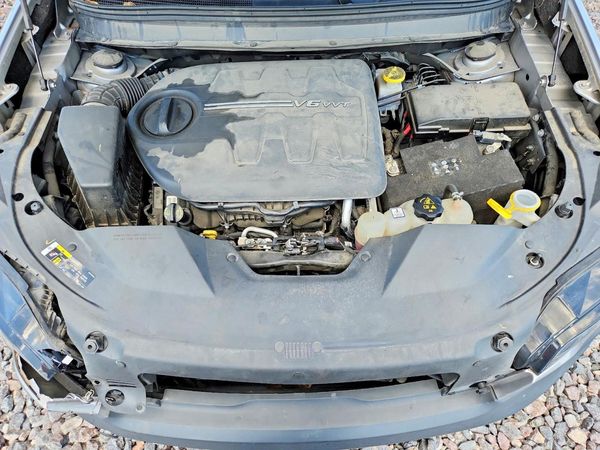 2020 JEEP CHEROKEE Trailhawk — Engine bay