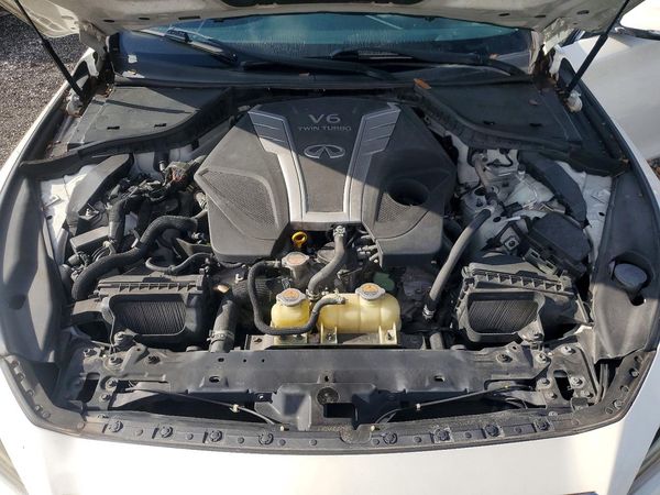2018 INFINITI Q50 — Engine bay