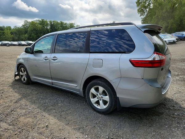 2017 TOYOTA SIENNA