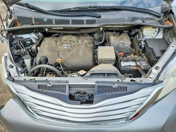 2017 TOYOTA SIENNA