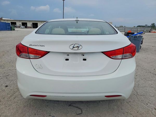 2013 HYUNDAI ELANTRA