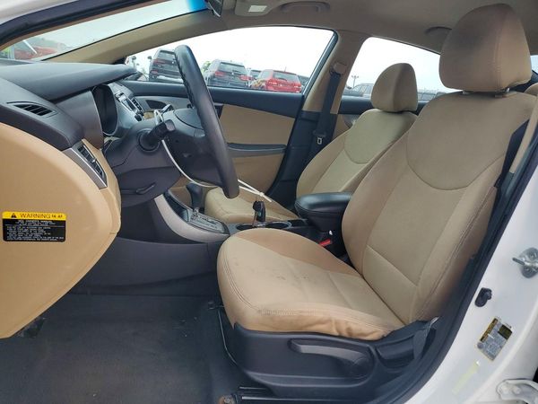 2013 HYUNDAI ELANTRA