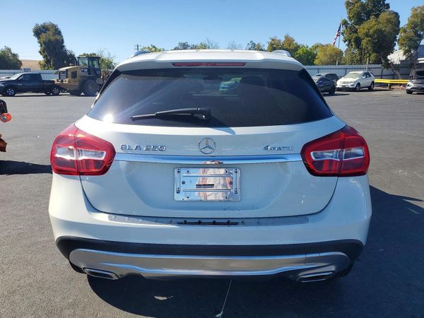2015 MERCEDES-BENZ GLA GLA250 4-MATIC