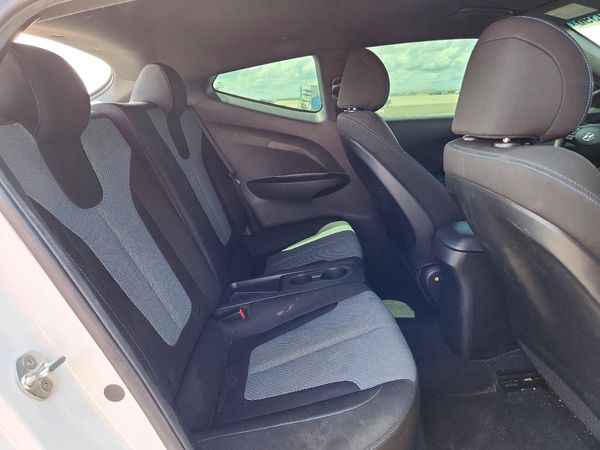 2019 HYUNDAI VELOSTER 2.0L and 2.0L Premium