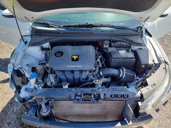 2019 HYUNDAI VELOSTER 2.0L and 2.0L Premium
