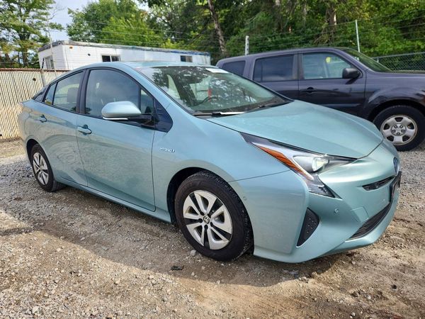 2017 TOYOTA PRIUS