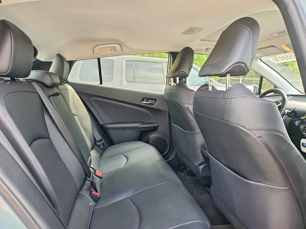 2017 TOYOTA PRIUS