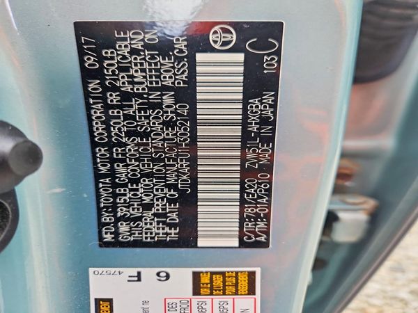 2017 TOYOTA PRIUS