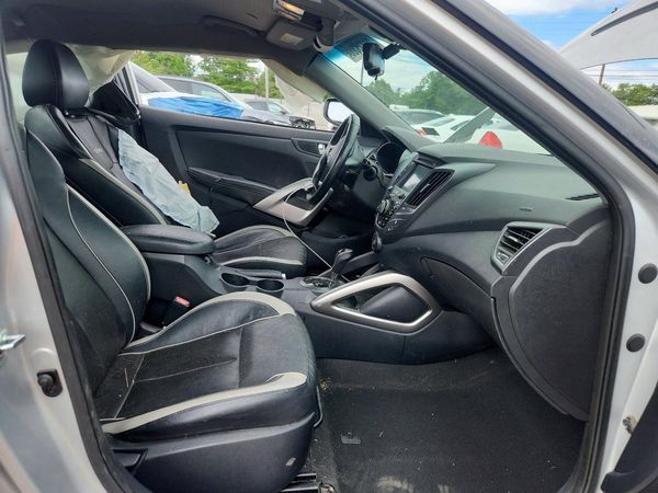 2013 HYUNDAI VELOSTER