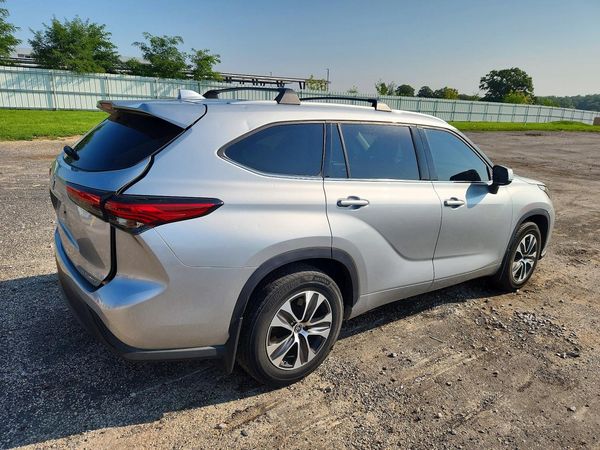 2022 TOYOTA HIGHLANDER