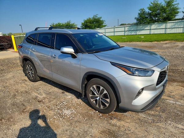 2022 TOYOTA HIGHLANDER